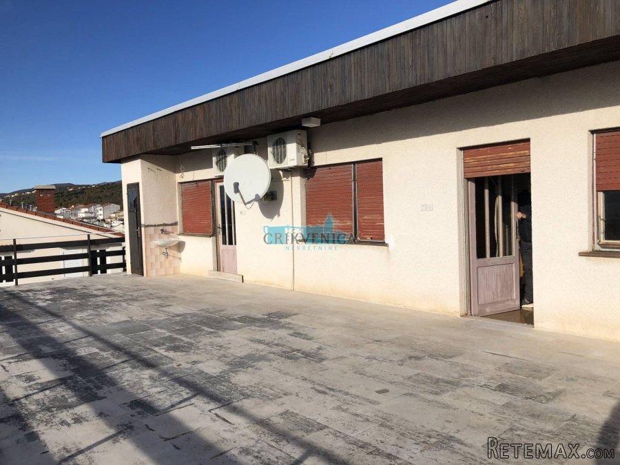 Selce - velika kuća sa velikom okućnicom - 4