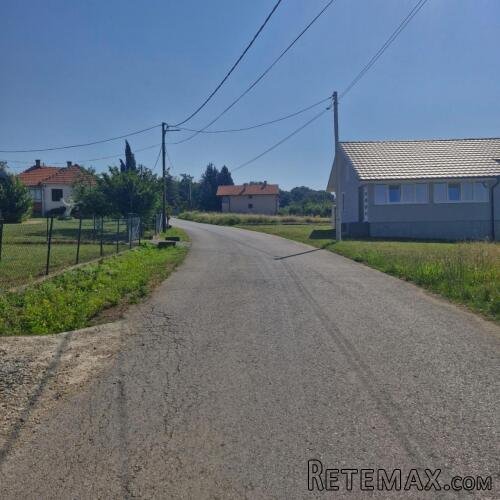 Barajevo-gradjevinski plac 5 ari - 6