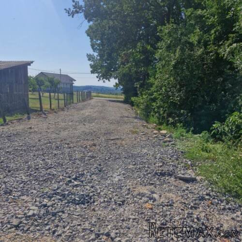 Barajevo-gradjevinski plac 5 ari - 8