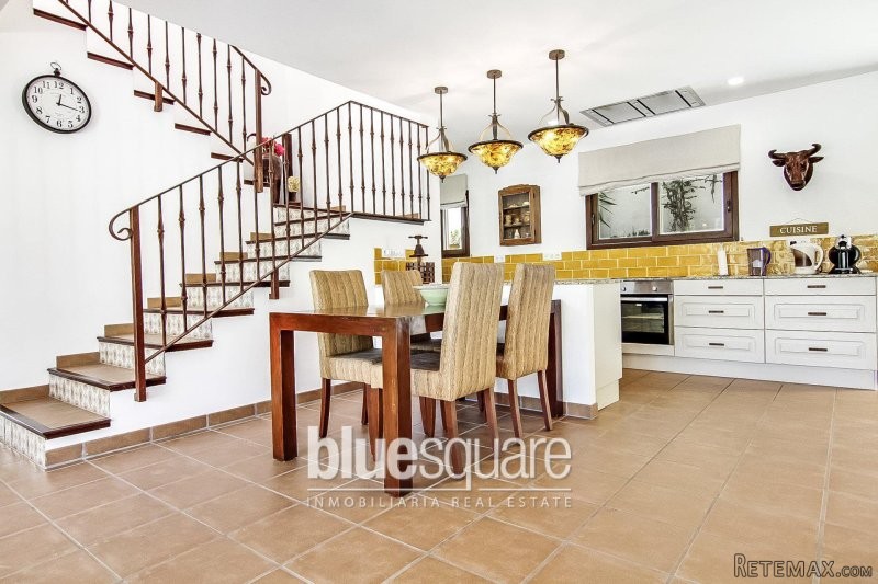 Exclusivity modern build villa El Portet - 2