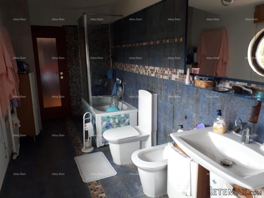 U turističkom mjestu, blizina Banjola, kuća na dvije etaže... - 9