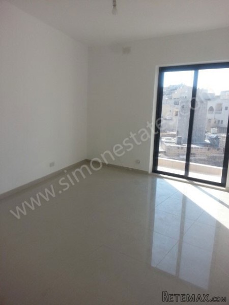 Flat, Pending - 2