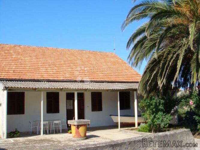 Kuća na Pašmanu niti 500m od mora!