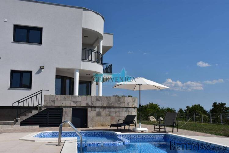 LUKSUZNA VILLA U CRIKVENICI SA VELIKOM OKUĆNICOM - 2