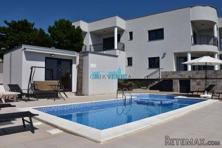 LUKSUZNA VILLA U CRIKVENICI SA VELIKOM OKUĆNICOM - 3