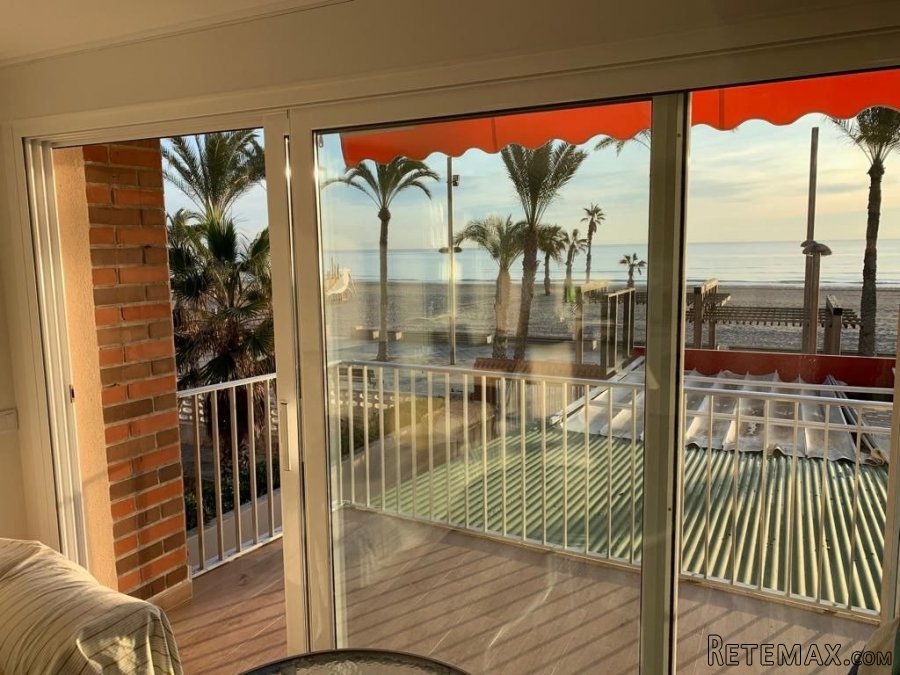 Maravilloso apartamento en la primera playa línea del mar.. - 3