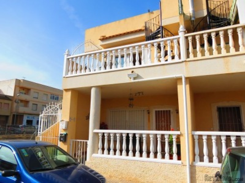 2 bedroom, 1 bathroom Apartment, (build..