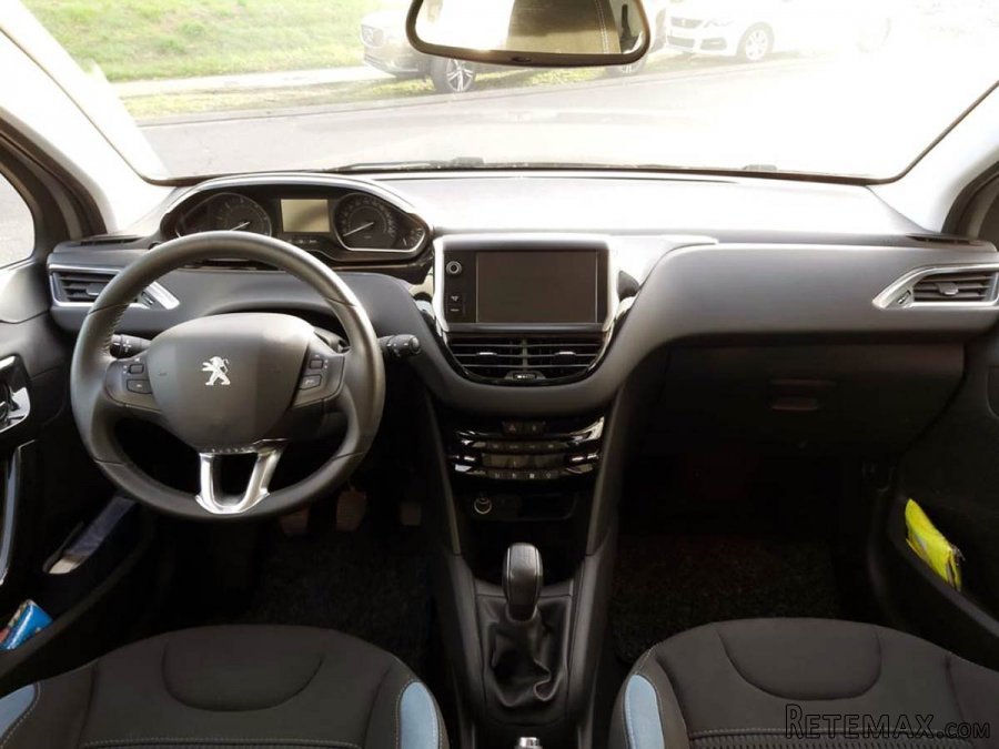 Peugeot 208 1.4 HDi Allure - 6
