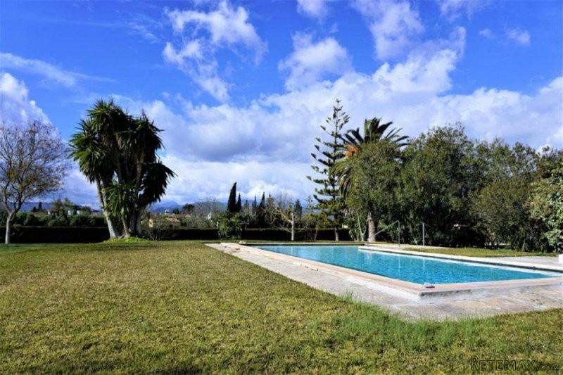 Great country estate on the outskirts.. - 2