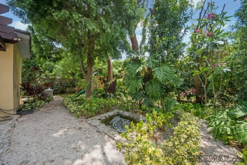 3 bedroom House For Sale: Miami 33143