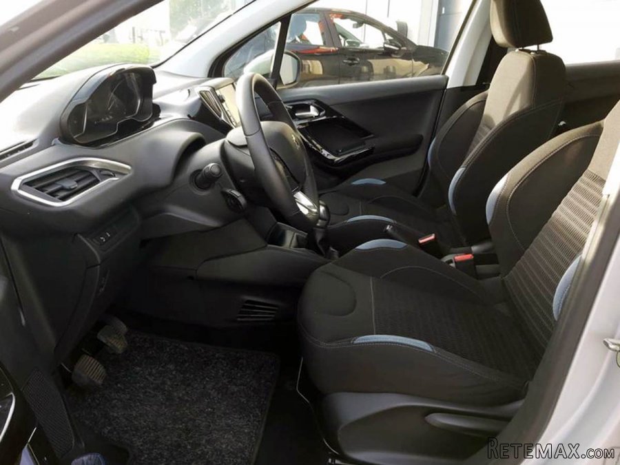 Peugeot 208 1.4 HDi Allure - 8