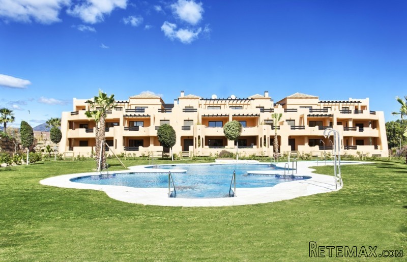 2 bedroom property near Casares Playa..