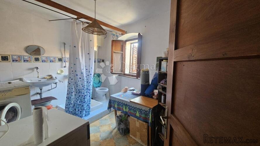 APARTMAN U CENTRU CRESA, POTREBNA ADAPTACIJA! - 3