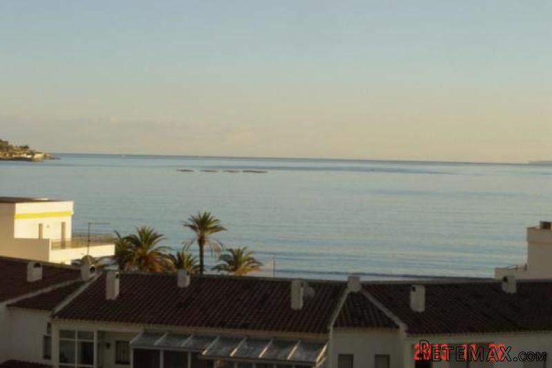 ROSES: Duplex 100m from the beach with.. - 2