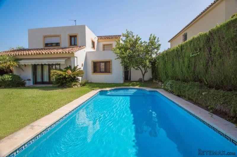 4 bedroom detached villa for sale