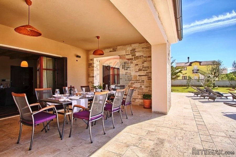 VRHUNSKA LUKSUZNA VILLA U PRIRODI - 10