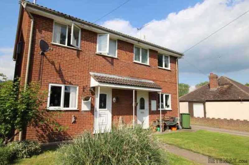 3 bedroom, Semi-detached House house..