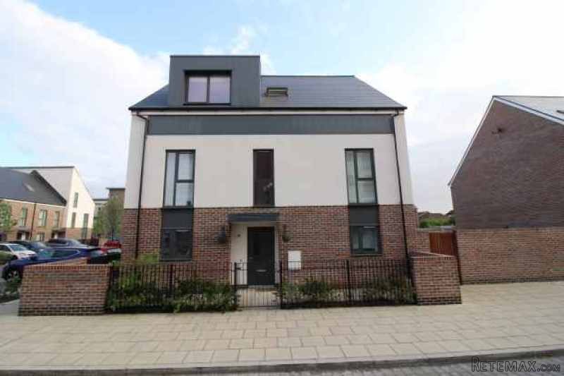 4 bedroom, Detached House house for sale