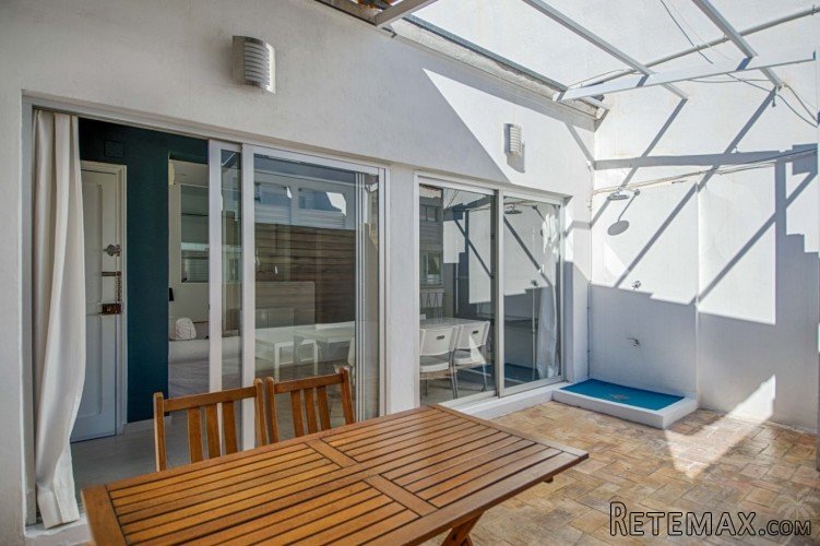 This three bedroom apartment is situated in the centre of.. - 2