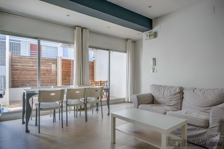 This three bedroom apartment is situated in the centre of.. - 4