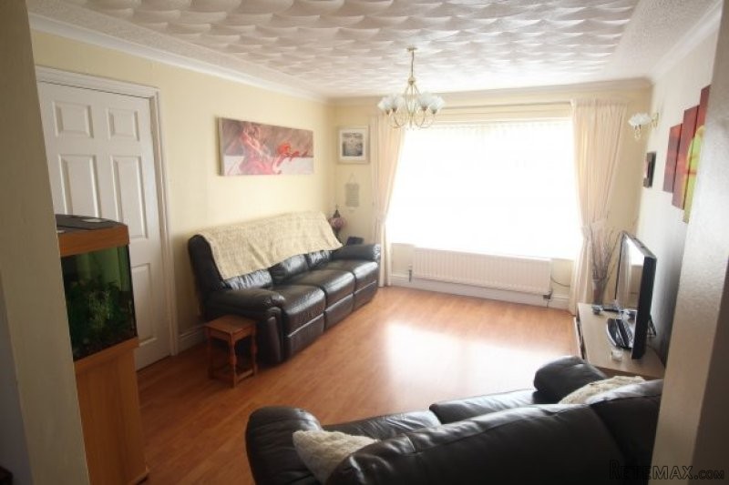 3 bedroom, Semi-detached House house.. - 2
