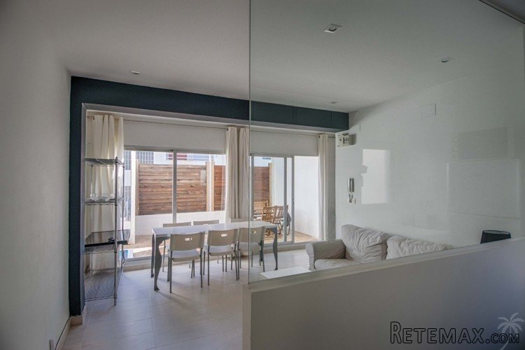 This three bedroom apartment is situated in the centre of.. - 6