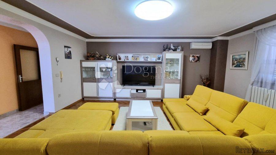 Impozantna Villa sa 6 stanova - 10