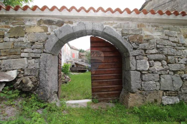 RAŠPOR, KAMENA KUĆA NA OBRONCIMA ĆIĆARIJE - 2