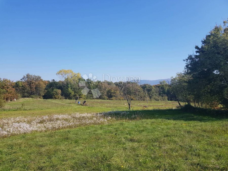 Kompleks građevinskog i poljoprivrednog zemljišta, okolica L - 5