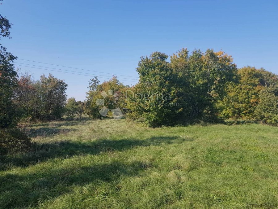 Kompleks građevinskog i poljoprivrednog zemljišta, okolica L - 6