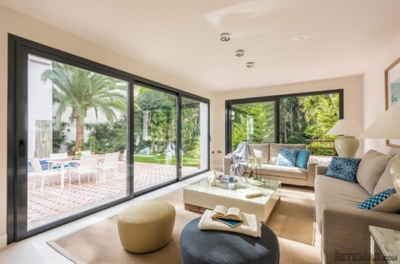 4 Bedrooms - Villa - Malaga - For Sale - 2