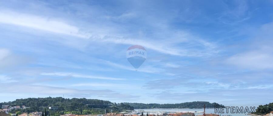 Istra,Rovinj, kuća u mirnoj ulici, centar, pogled more