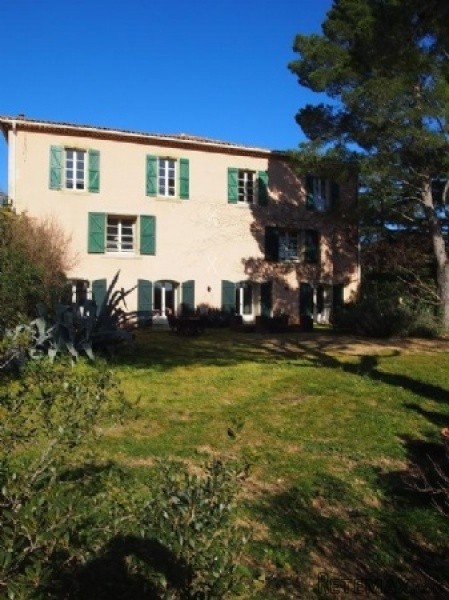 Character Home With Landscaped Garden.. - 2