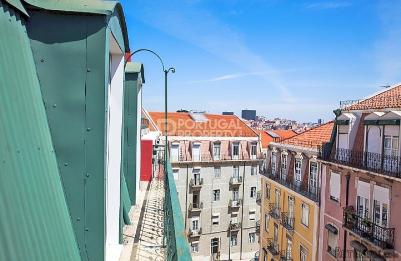 Top Floor Apartment in Central Lisbon