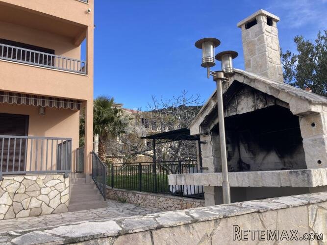 Kuća prvi red do mora, 3 stambene jedinice + studio apartman - 3