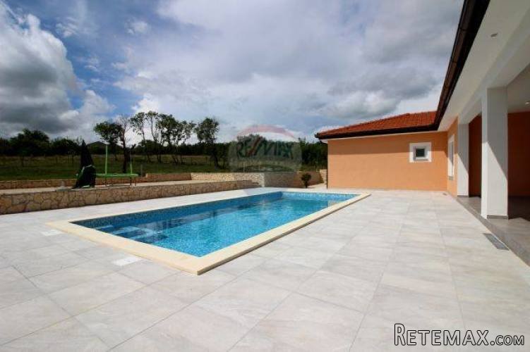 Mediteranska Villa sa bazenom na dobroj lokaciji - 3