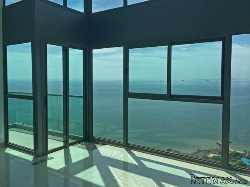 Naklua Pattaya Wong Amat Tower Condo..