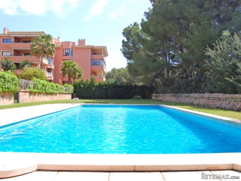 Apartment With Large Garden In Maioris