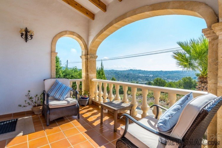 An exceptional modern detached villa, completely renovated.. - 2