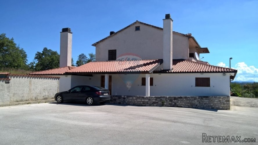 Grožnjan, veliko imanje od 80 000 m2 - 4