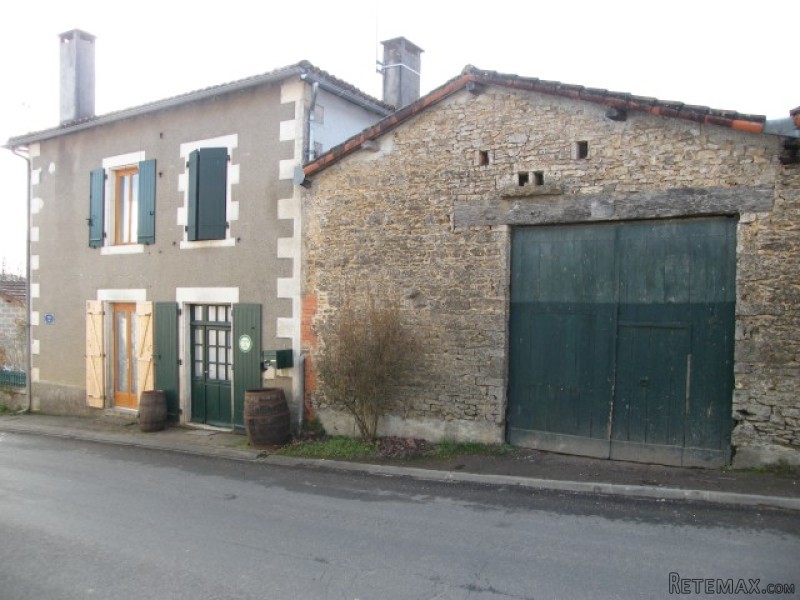 2 Bedroom Village House Close To All..