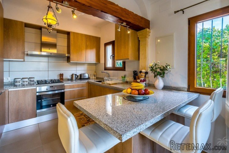 An exceptional modern detached villa, completely renovated.. - 5