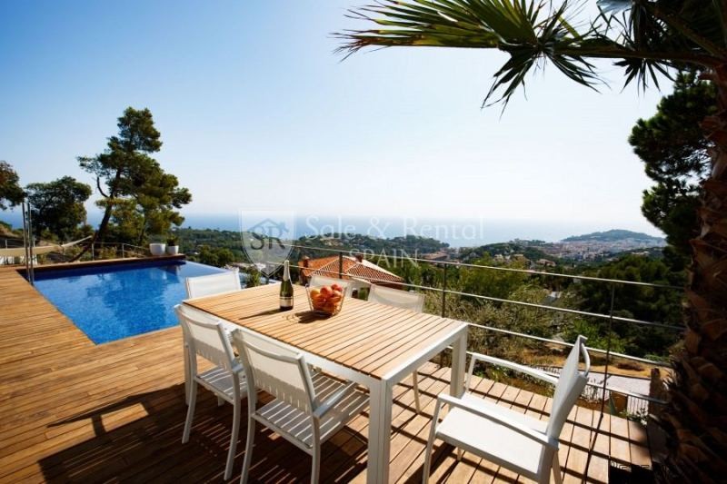 Fantastic And Brand New Modern House..