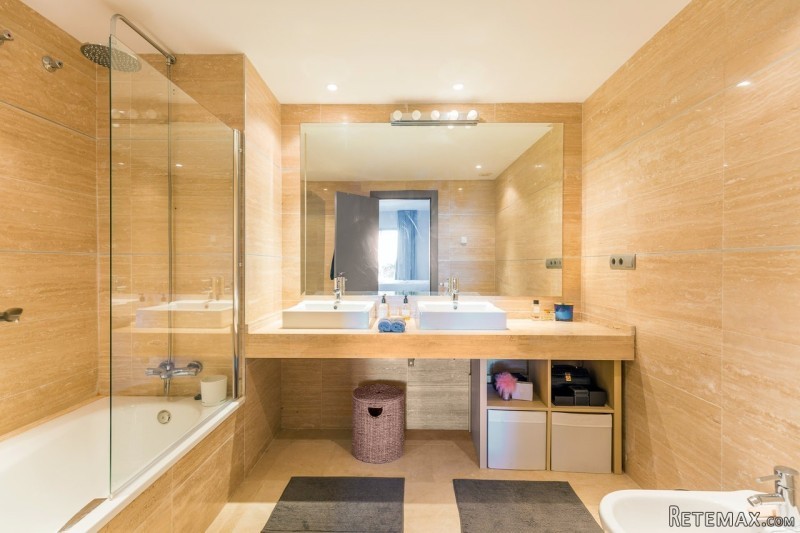 Stunning Ground Floor Corner Apartment.. - 2