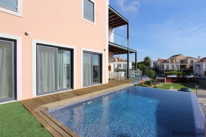Luxury Apartment With Golf Views In..