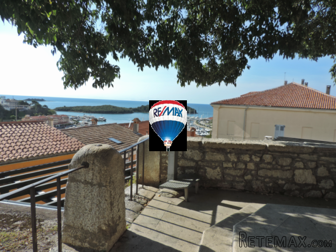 Izvorna kamena kuća