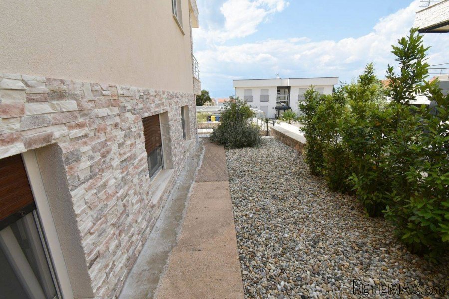 Apartman s okućnicom, Njivice!! - 12