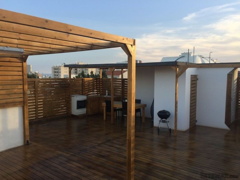 Modern 3 bedroom upper floor house with..