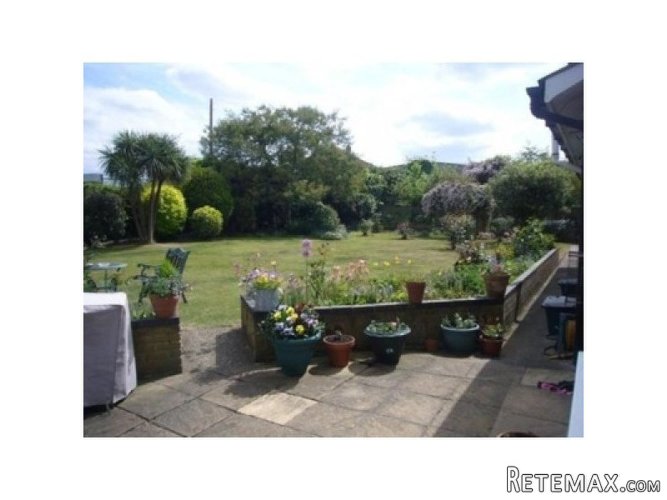 2 bed detached bungalow in Norwich