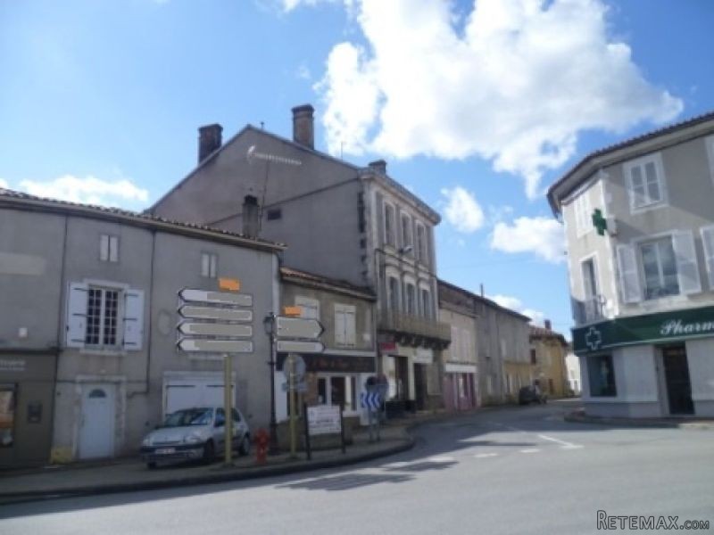 EC0770al Impressive Town House with..